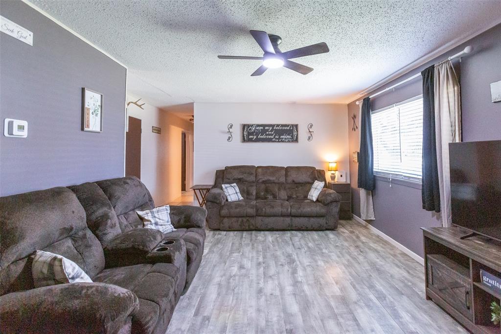 1702 N Avenue G Property Photo 6