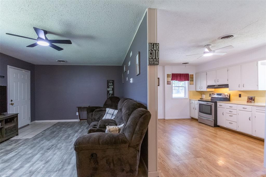 1702 N Avenue G Property Photo 7
