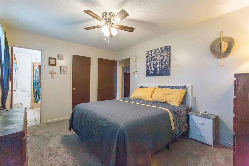 1702 N Avenue G Property Photo 14