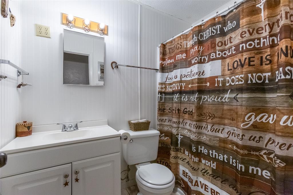 1702 N Avenue G Property Photo 19