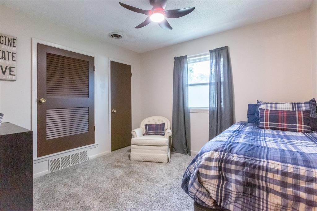 1702 N Avenue G Property Photo 21