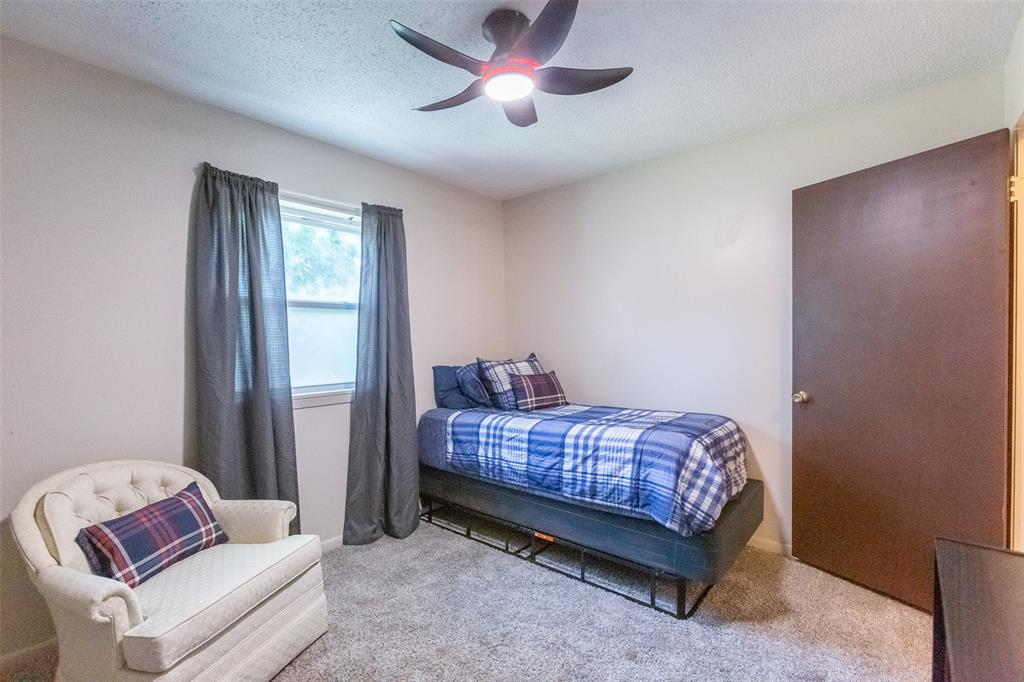 1702 N Avenue G Property Photo 22