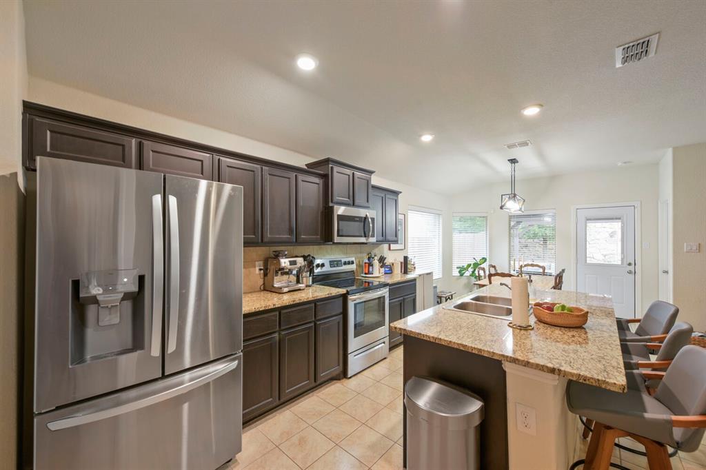 600 Stanmire Lake Trail Property Photo 1