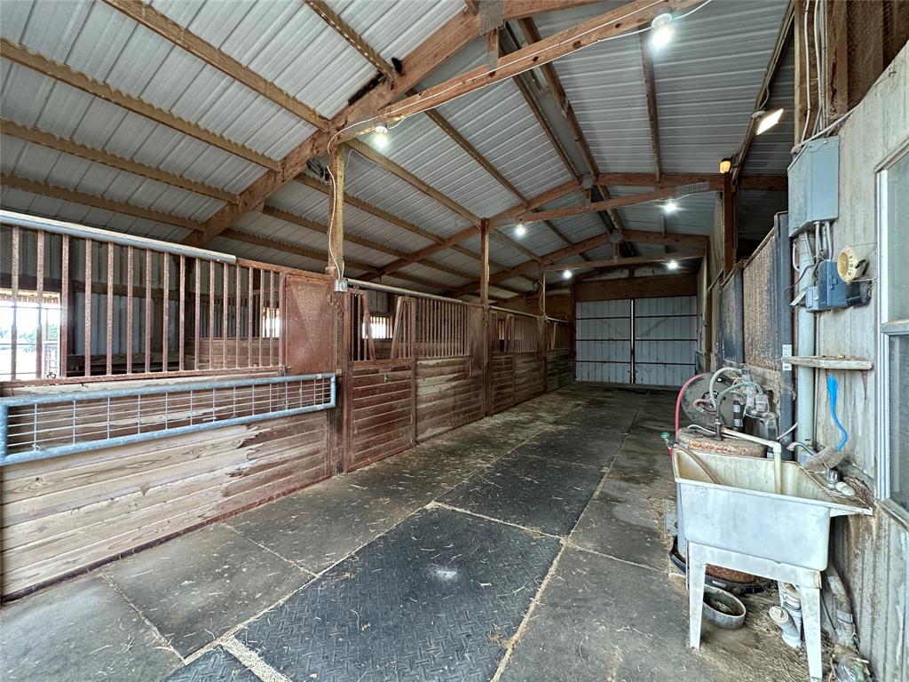 377c County Road 3244 Property Photo 19