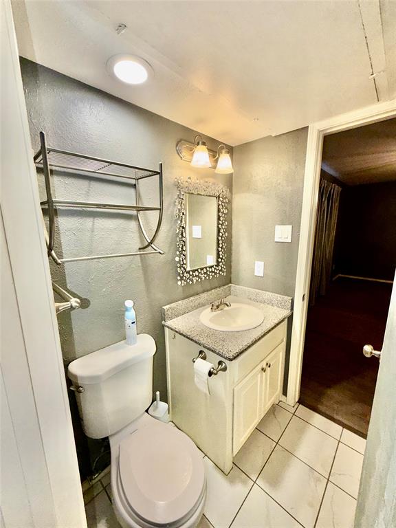 7855 Meadow Park Drive B Property Photo 20