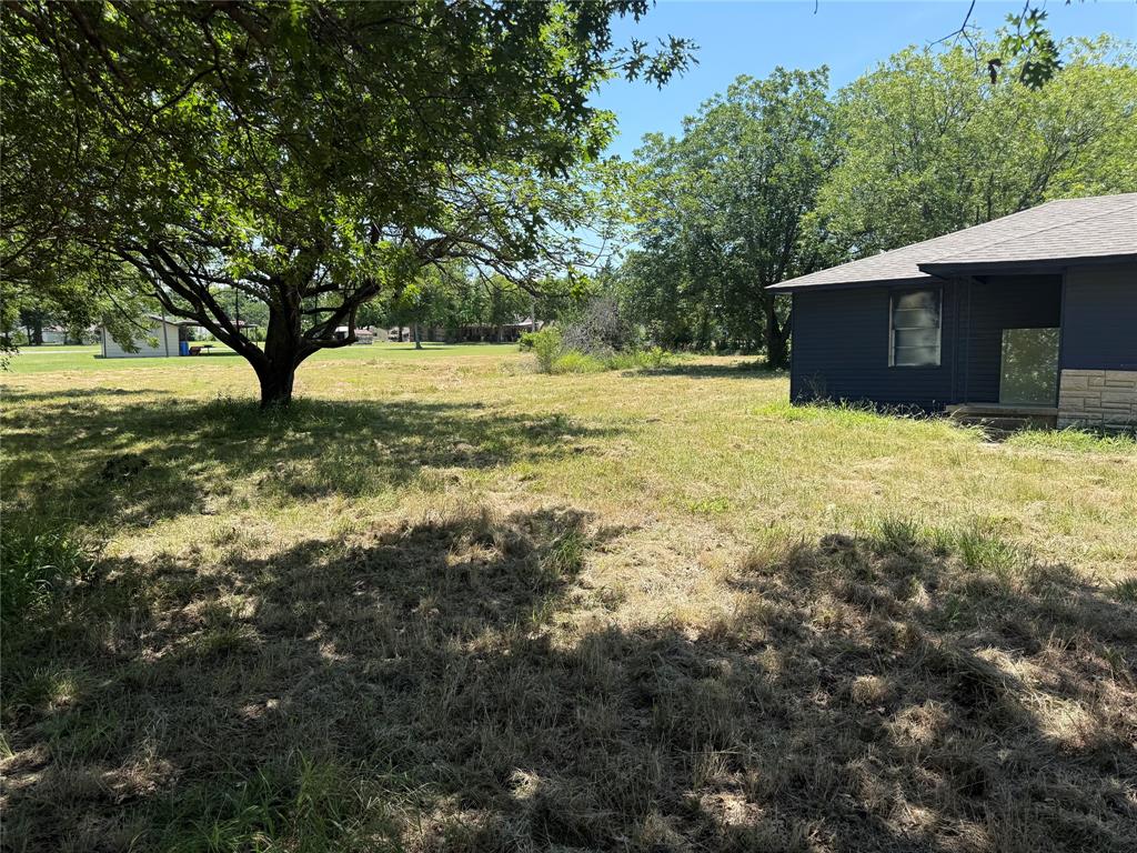560 W New Hope Road Property Photo 8