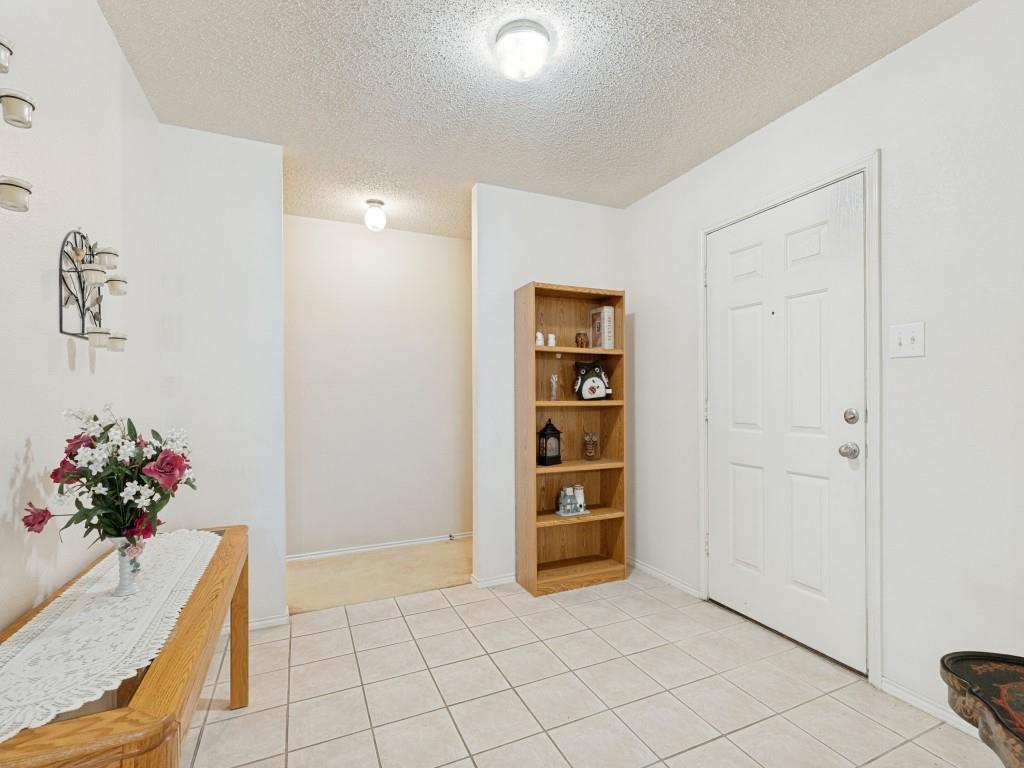 9809 Nixon Drive Property Photo 3