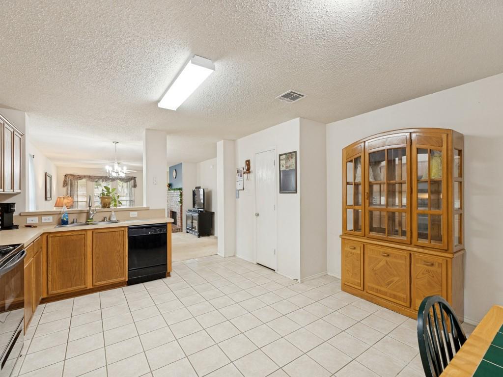 9809 Nixon Drive Property Photo 11