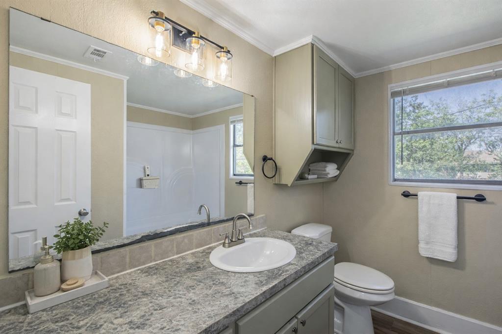 207 N Avenue U Property Photo 6