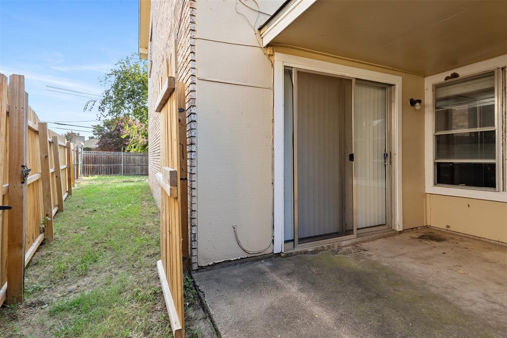 2806 Spring Valley Drive Property Photo 3