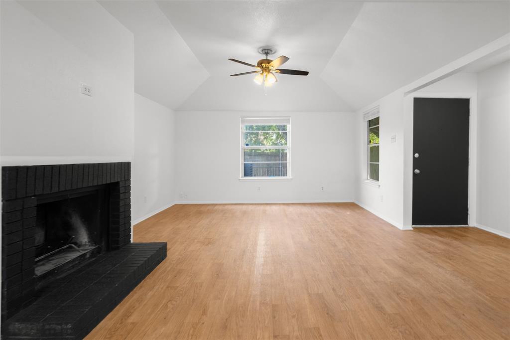 2806 Spring Valley Drive Property Photo 5