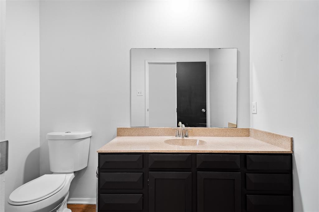 2806 Spring Valley Drive Property Photo 6