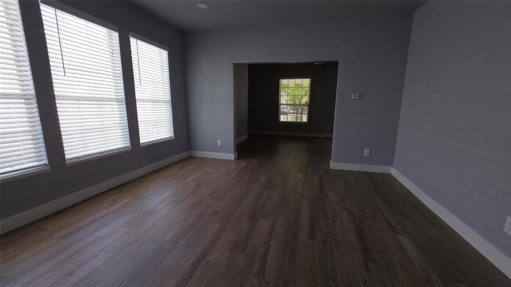 2936 S Jennings Avenue Property Photo 6