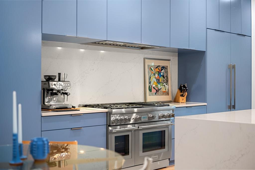 423 W Colorado Boulevard Property Photo 11