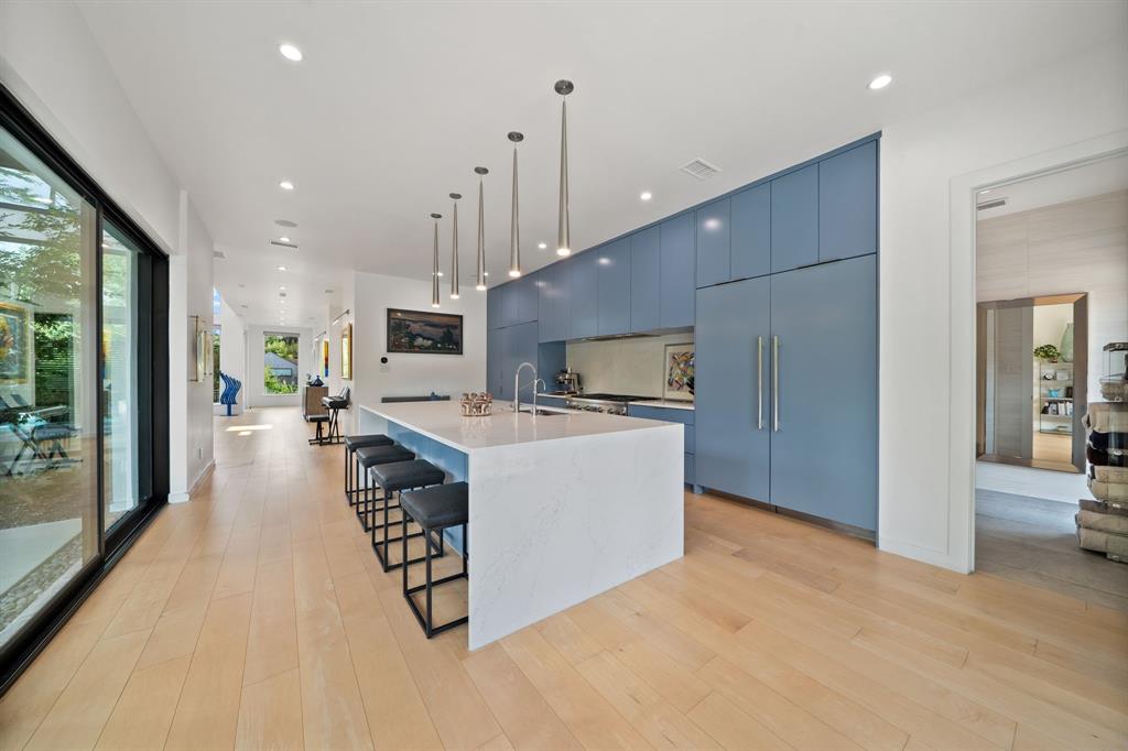 423 W Colorado Boulevard Property Photo 14