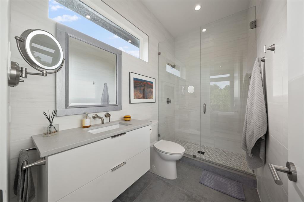 423 W Colorado Boulevard Property Photo 34