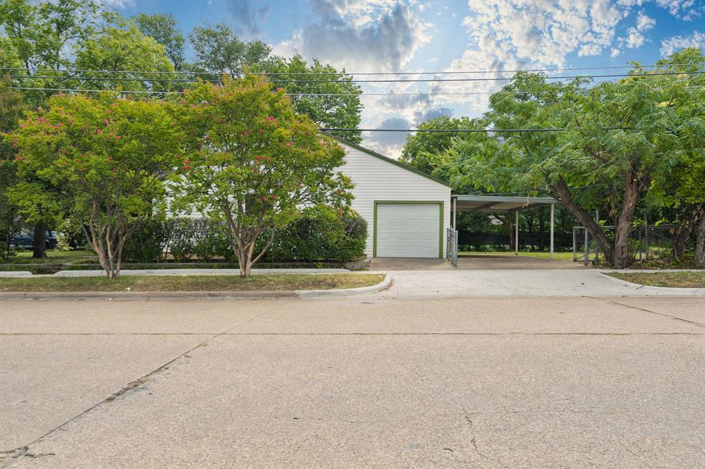 2218 Mountain Lake Road Property Photo 1