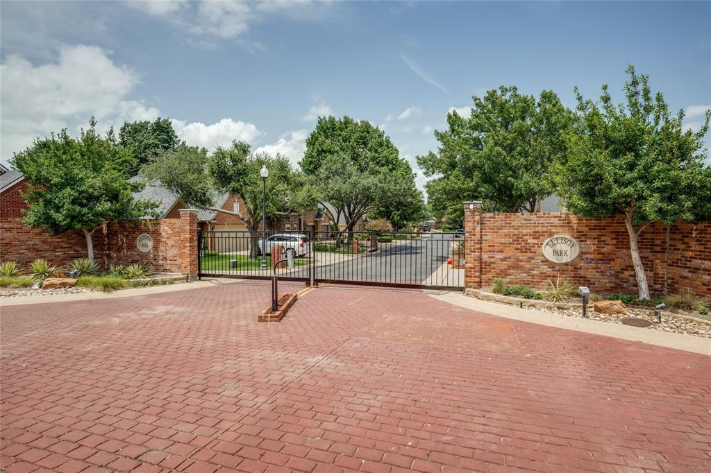1105 Ellison Park Circle Property Photo 2