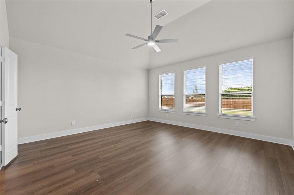 552 Holiday Avenue Property Photo 14