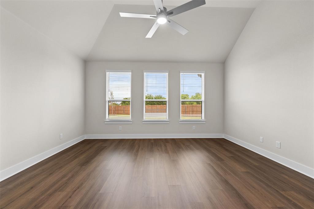 552 Holiday Avenue Property Photo 16