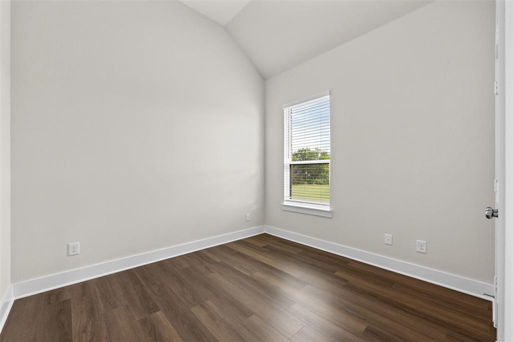 552 Holiday Avenue Property Photo 22