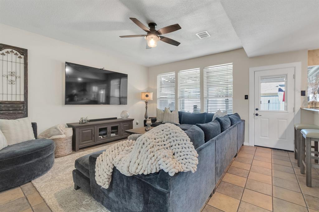4407 Santa Fe Lane Property Photo 6