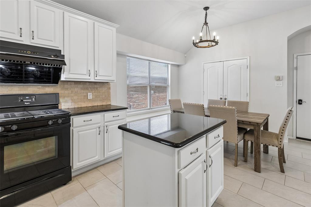 11809 Woodland Way Property Photo 12
