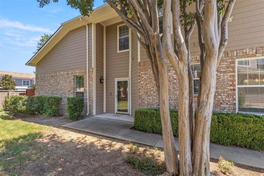 2949 Jowett Drive Property Photo 3