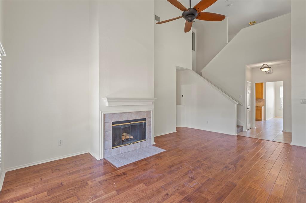 2949 Jowett Drive Property Photo 4