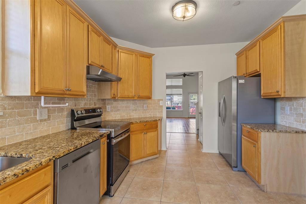 2949 Jowett Drive Property Photo 8