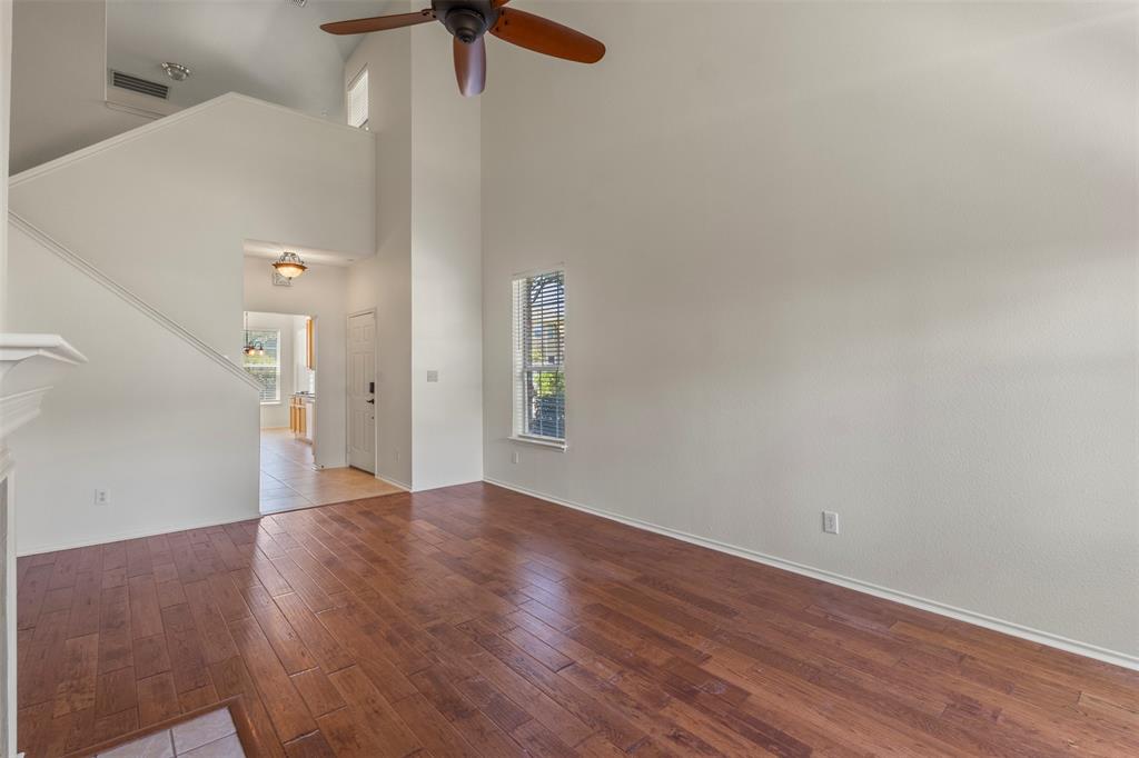 2949 Jowett Drive Property Photo 14