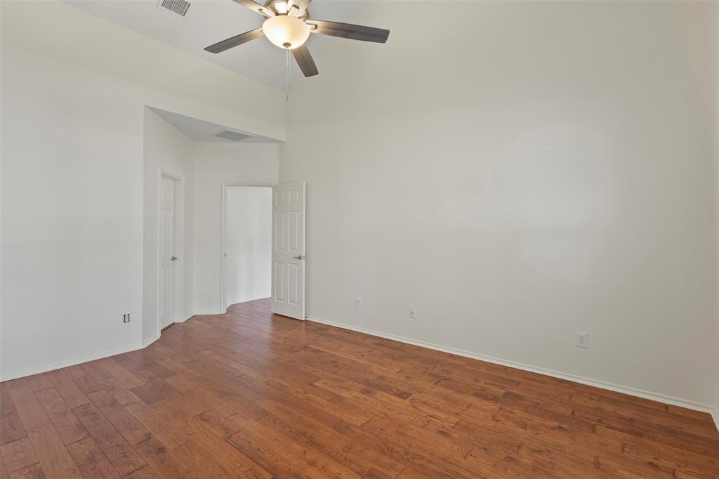 2949 Jowett Drive Property Photo 17