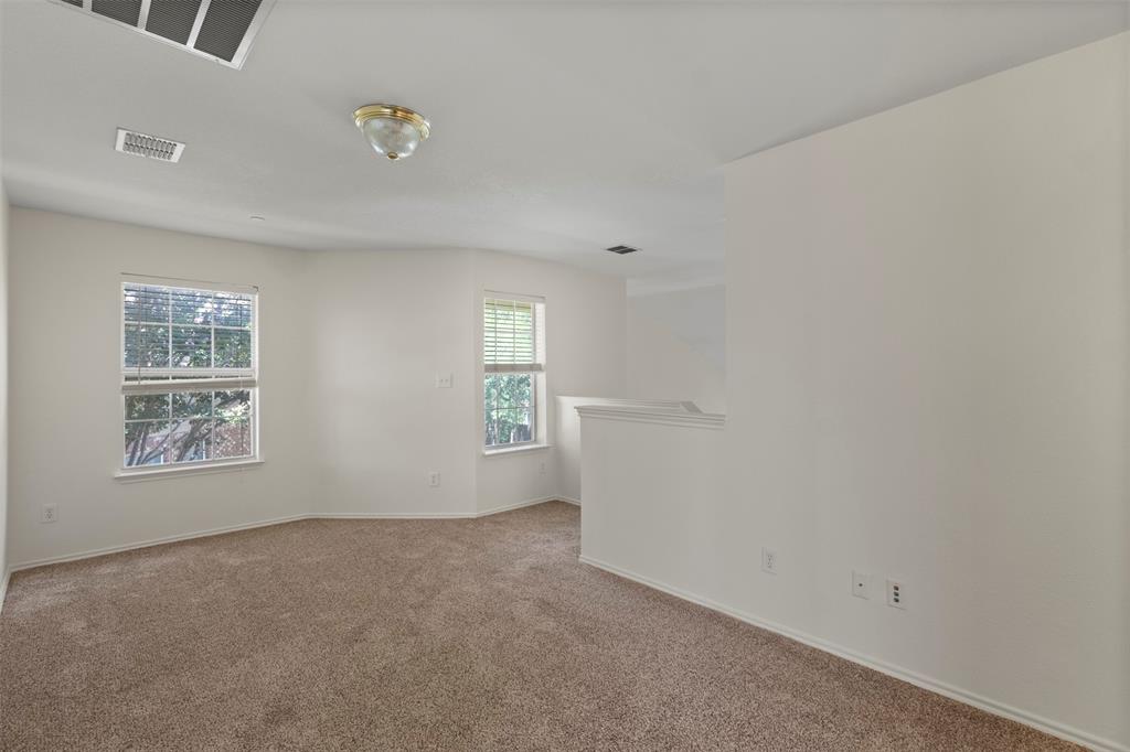 2949 Jowett Drive Property Photo 24