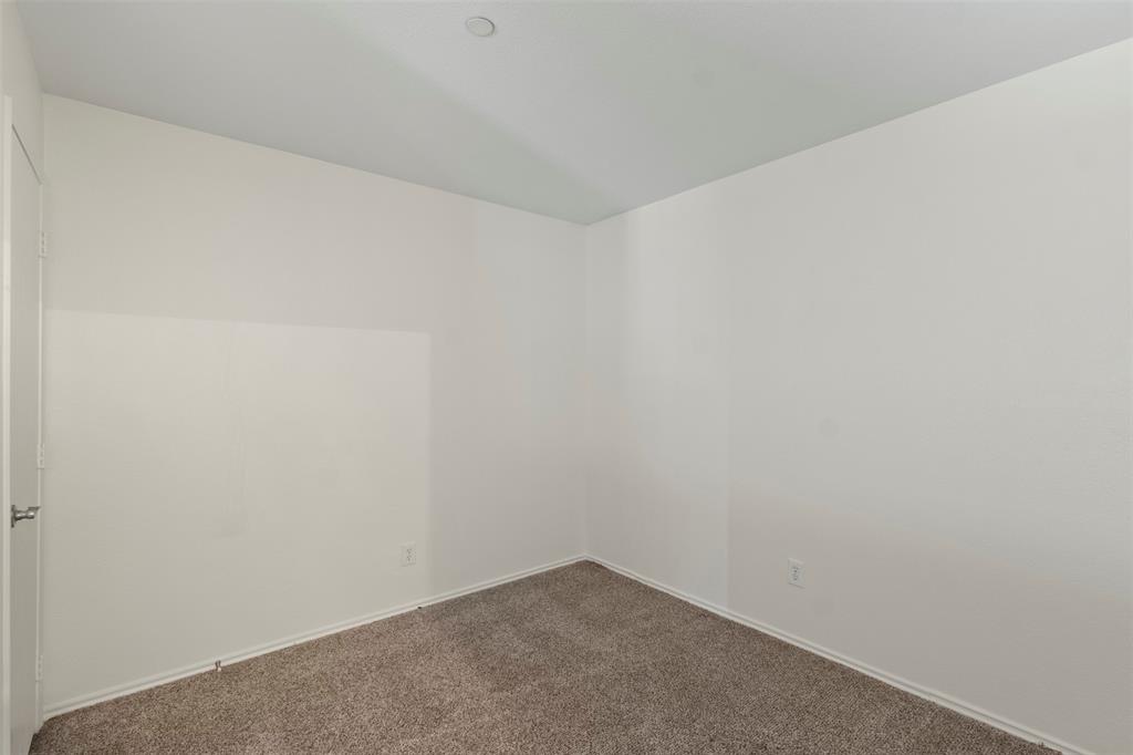 2949 Jowett Drive Property Photo 32