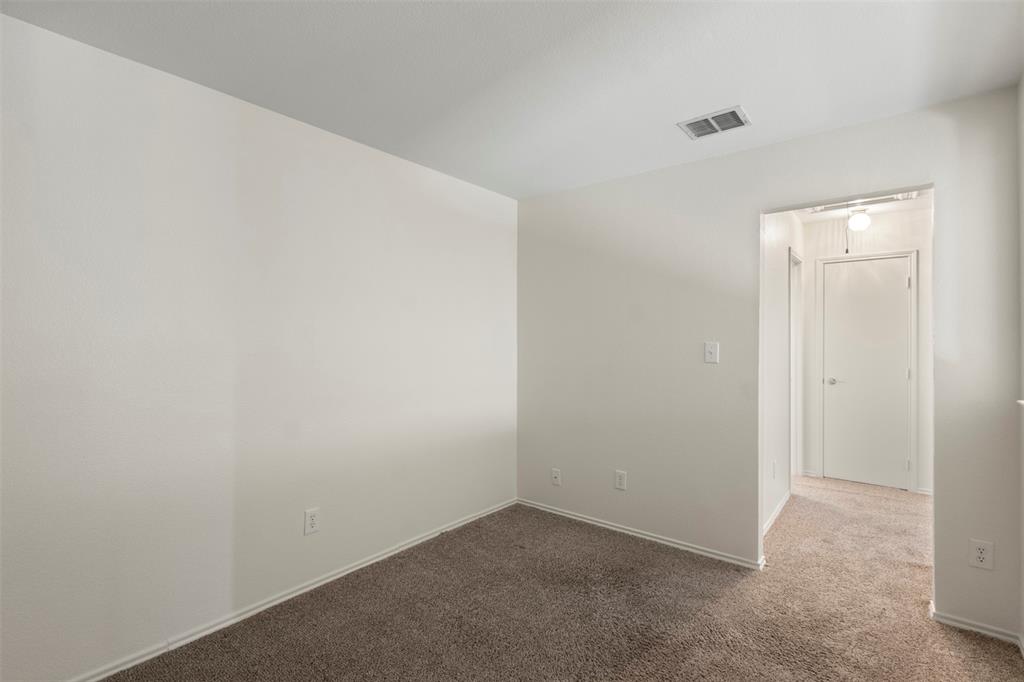 2949 Jowett Drive Property Photo 33