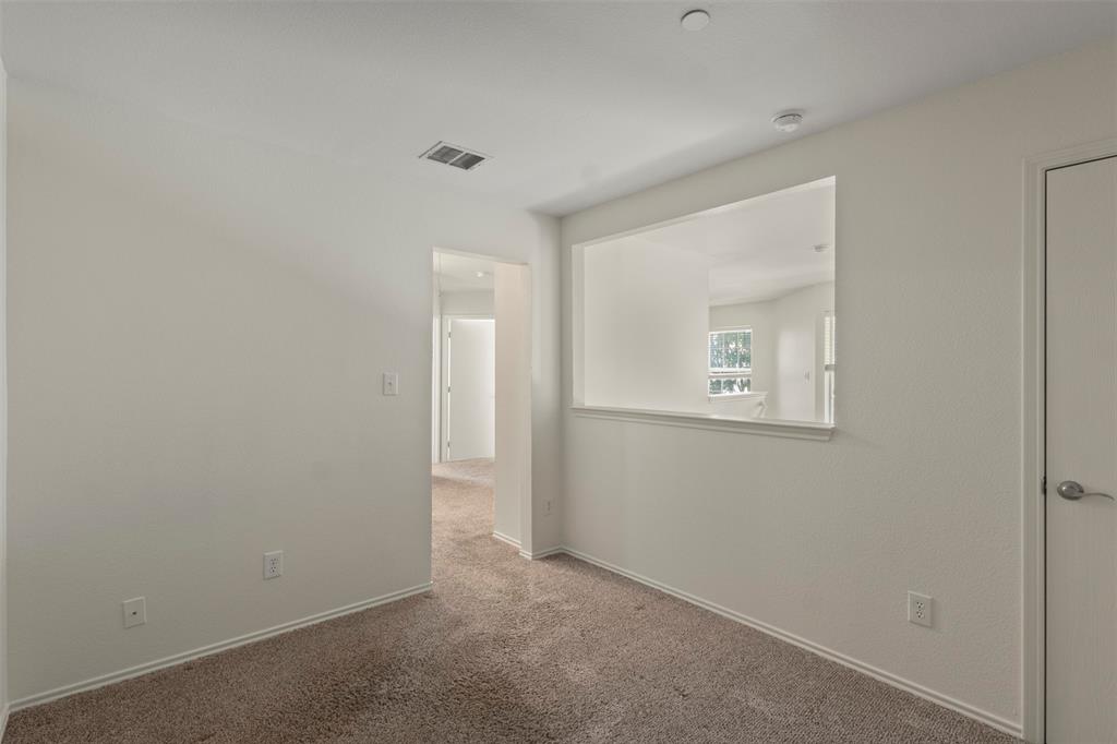 2949 Jowett Drive Property Photo 34