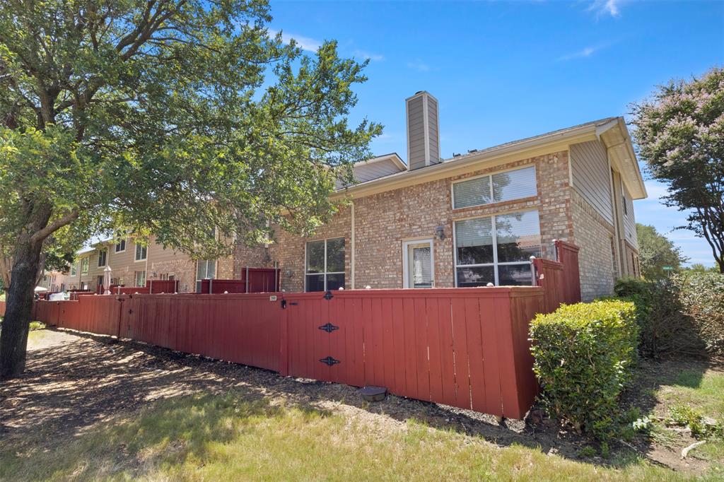 2949 Jowett Drive Property Photo 35
