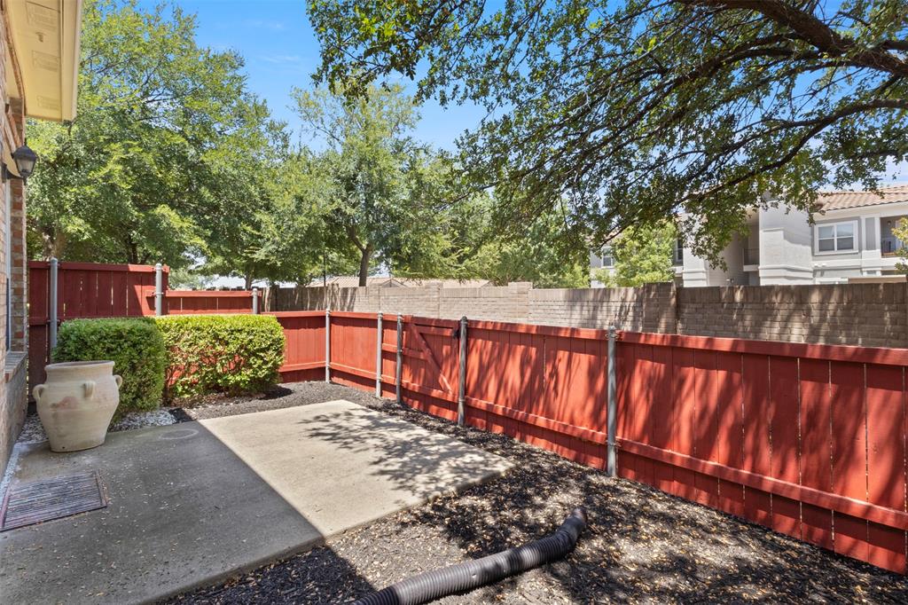 2949 Jowett Drive Property Photo 38
