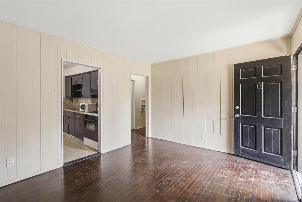 6632 Emhouse Street Property Photo 4