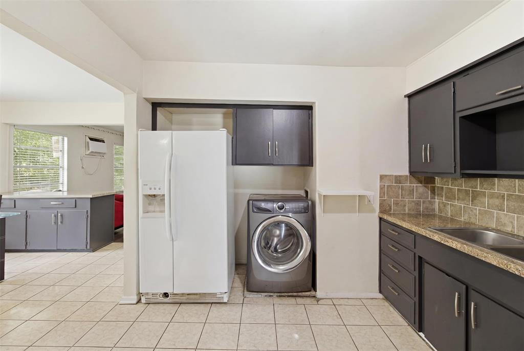 6632 Emhouse Street Property Photo 6