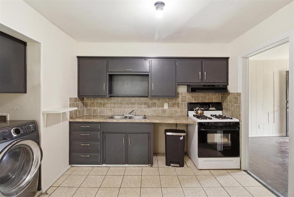 6632 Emhouse Street Property Photo 9