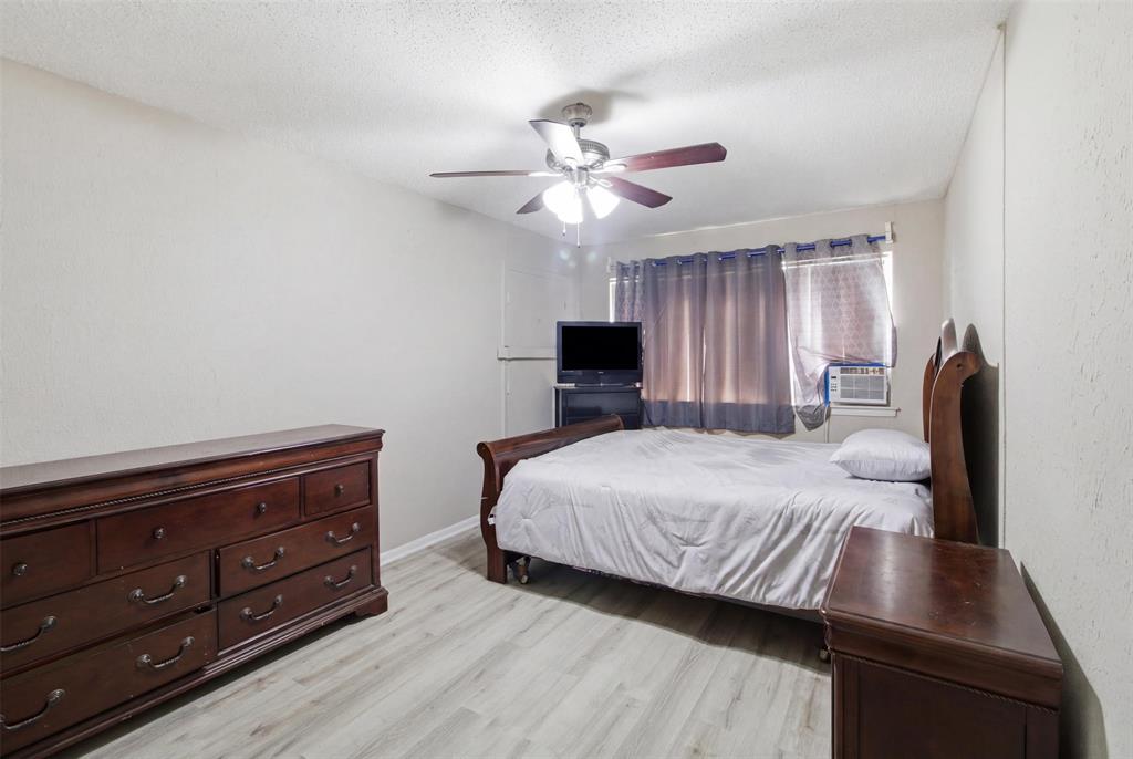 6632 Emhouse Street Property Photo 32