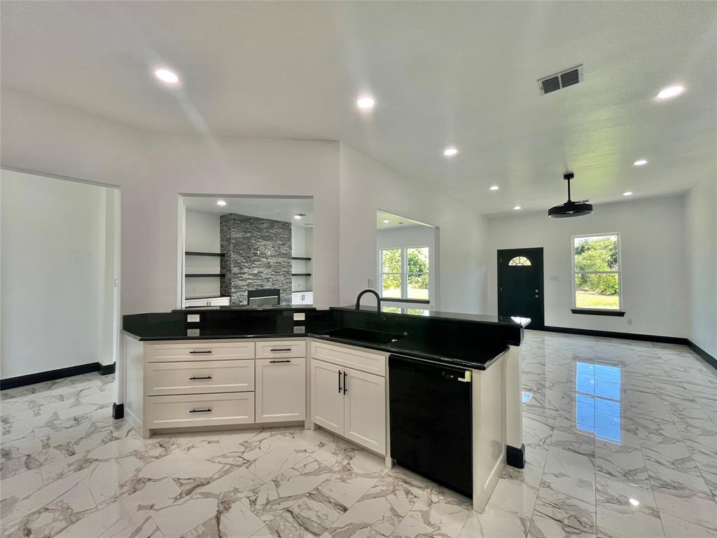 127 Valley Meadows Drive Property Photo 4
