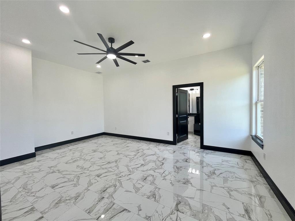 127 Valley Meadows Drive Property Photo 12