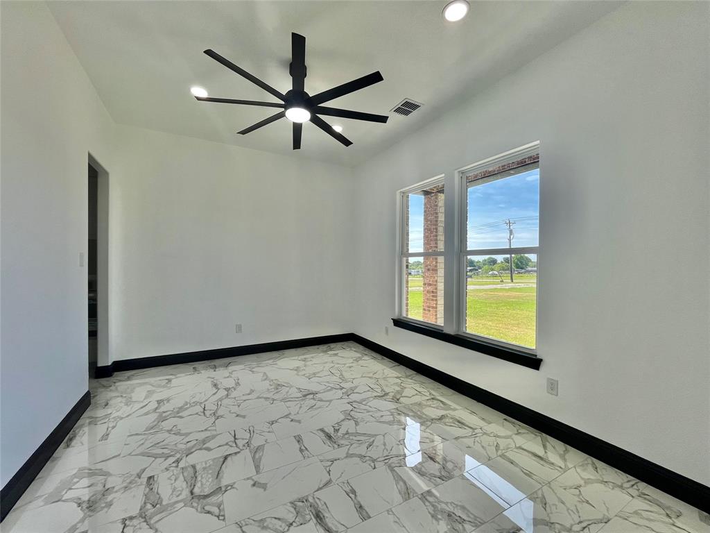 127 Valley Meadows Drive Property Photo 20