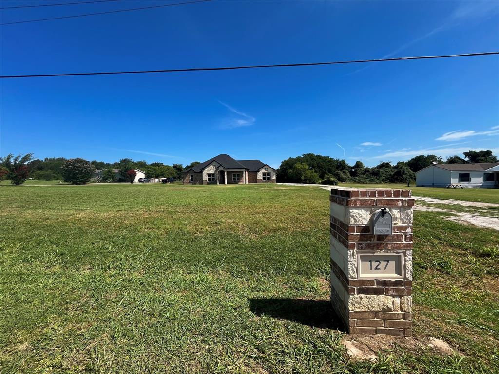 127 Valley Meadows Drive Property Photo 32
