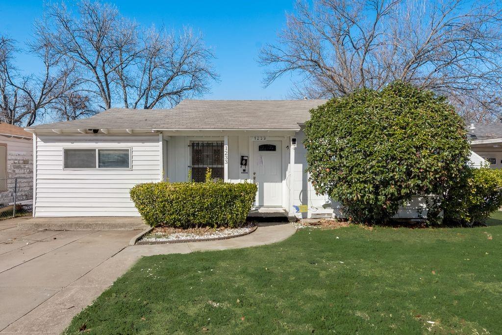 1233 Marion Avenue Property Photo 1