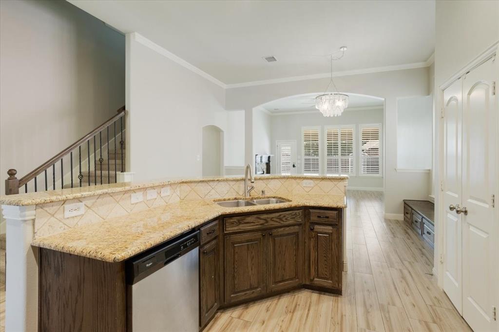 2710 Westpoint Drive Property Photo 10
