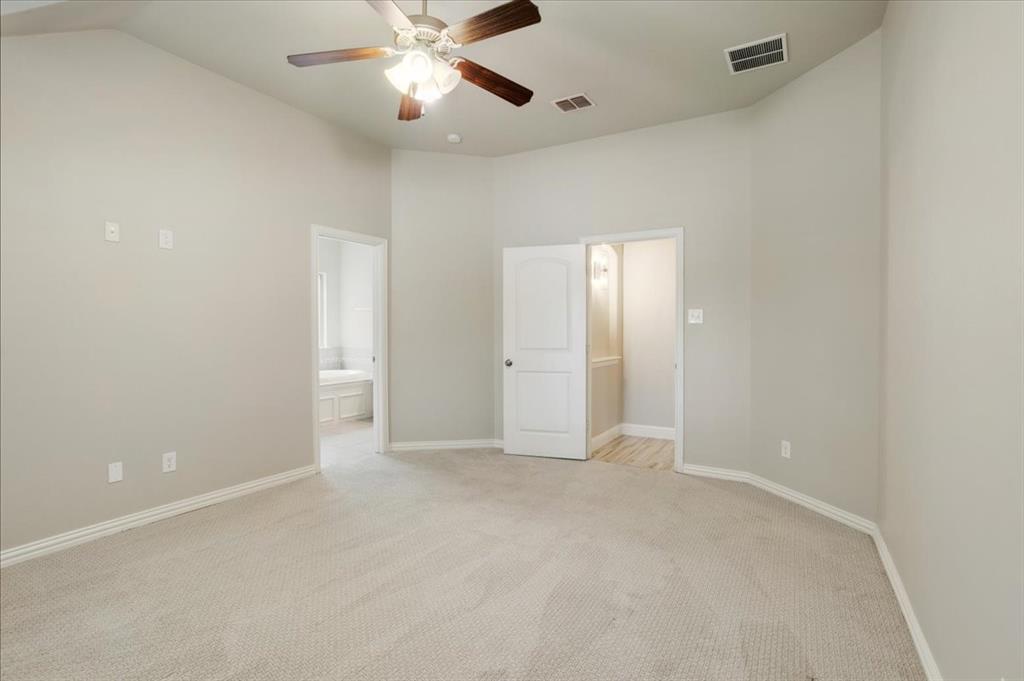 2710 Westpoint Drive Property Photo 13