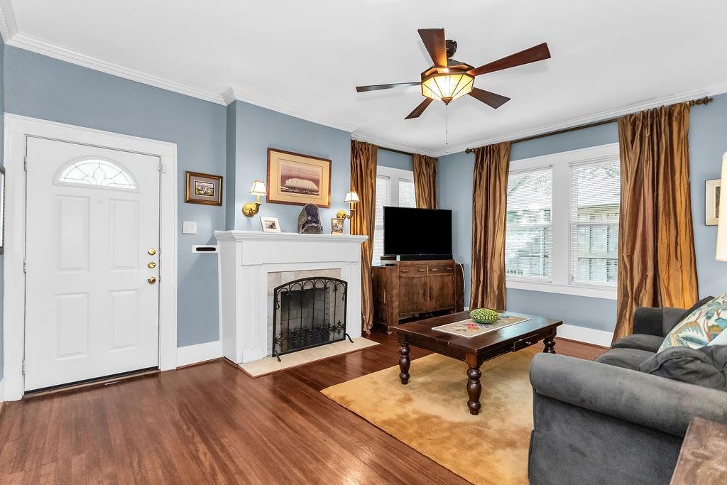 6018 Prospect Avenue Property Photo 6